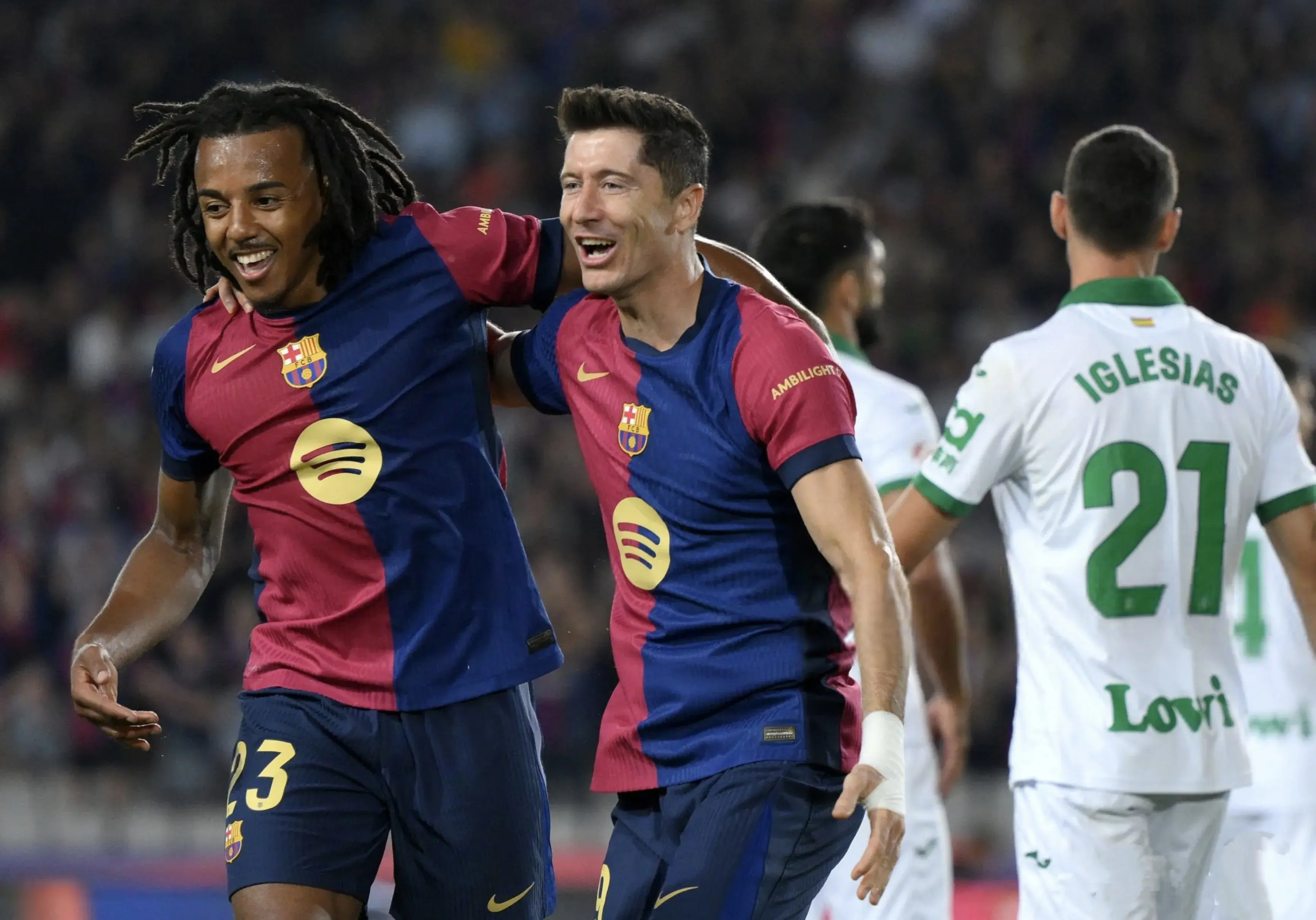 包含科尔多瓦主场逆转赫罗纳，豪取关键胜利的词条