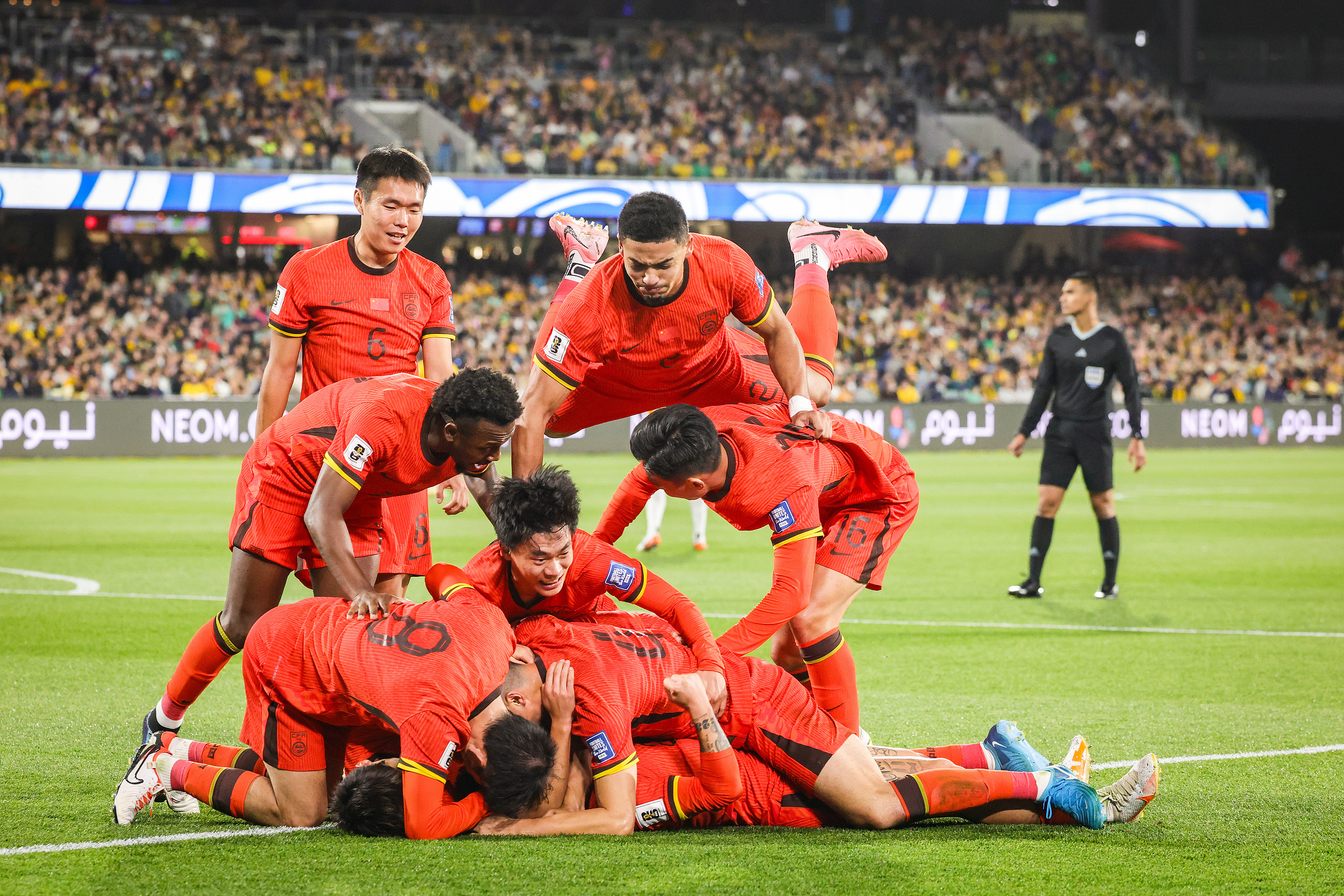 亚博体育-法兰克福客场击败对手，球队信心大增